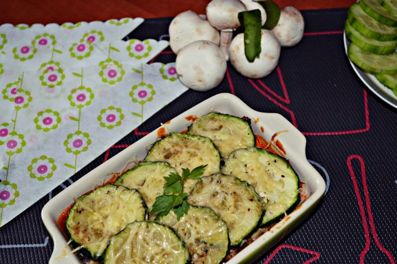 Zapiekanka ryżowa z pieczarkami i cukinią