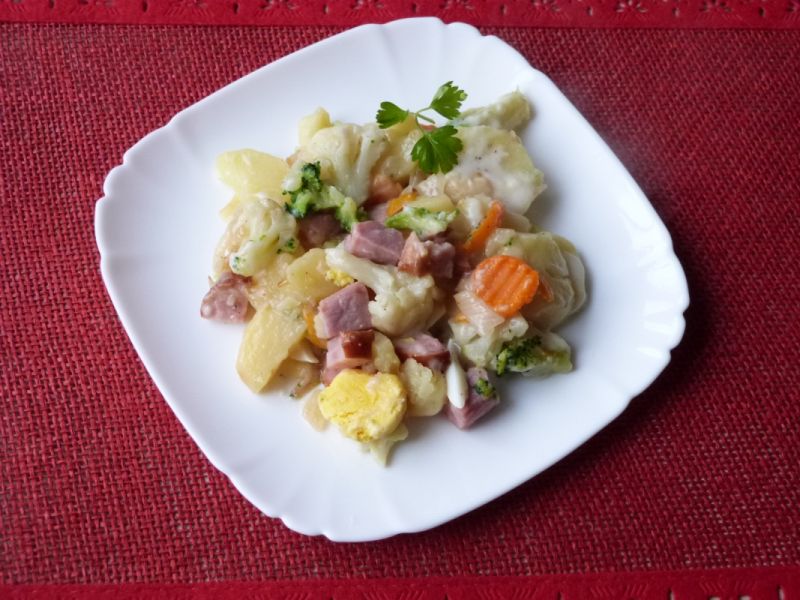 Zapiekanka warzywna z wędliną Zapiekanka warzywna z wędliną