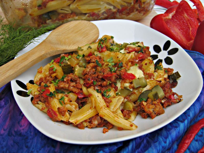 Zapiekanka wiejska z ogórkiem kiszonym 