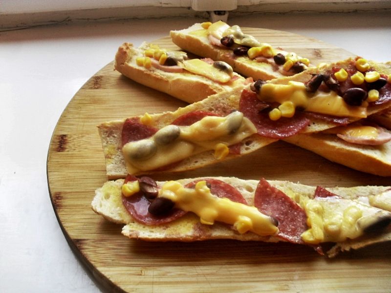 Zapiekanka z bagietki Zapiekanka z bagietki
