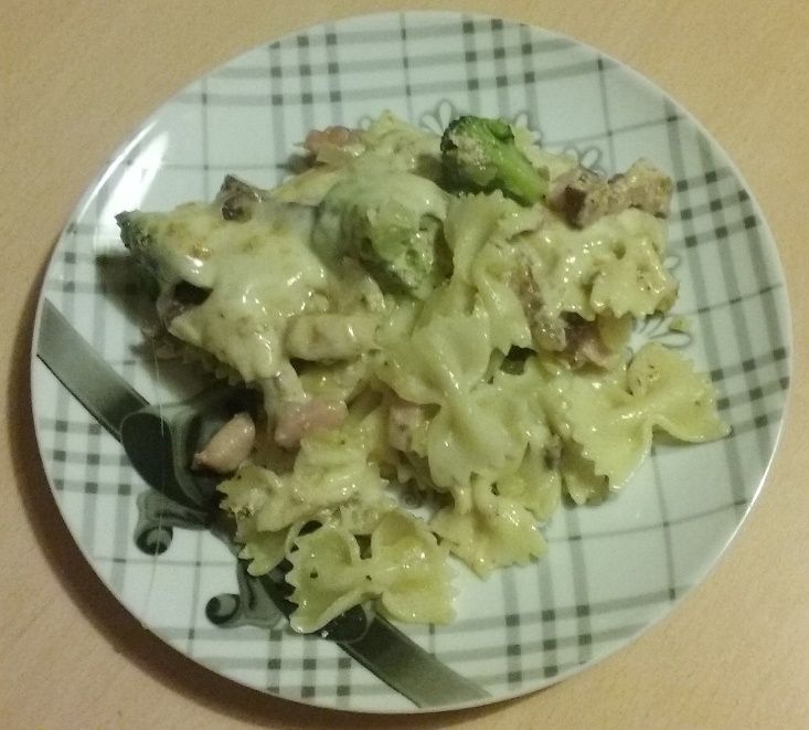 Zapiekanka z boczkiem i brokułem