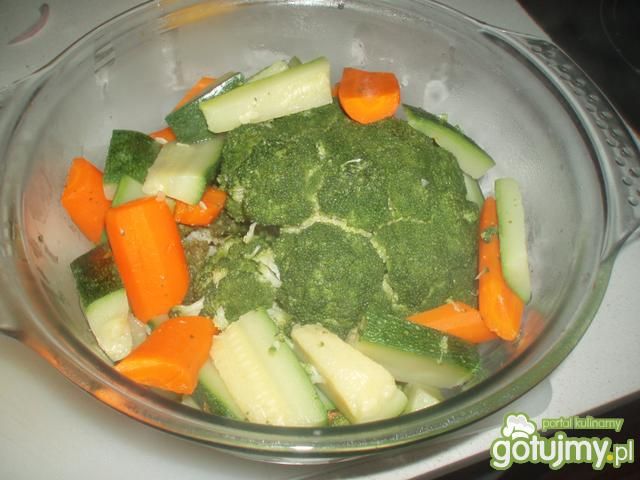 Zapiekanka z brokuła w sosie serowym