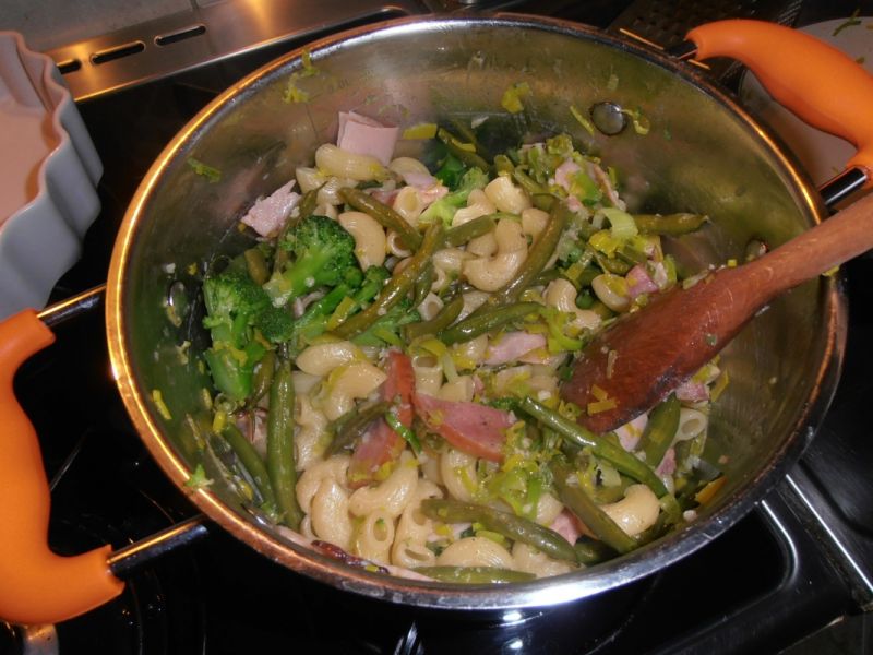 Zapiekanka z brokułami i fasolka szparagową