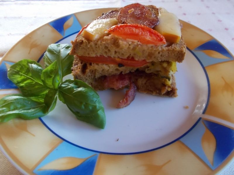 Zapiekanka z czerstwego chleba