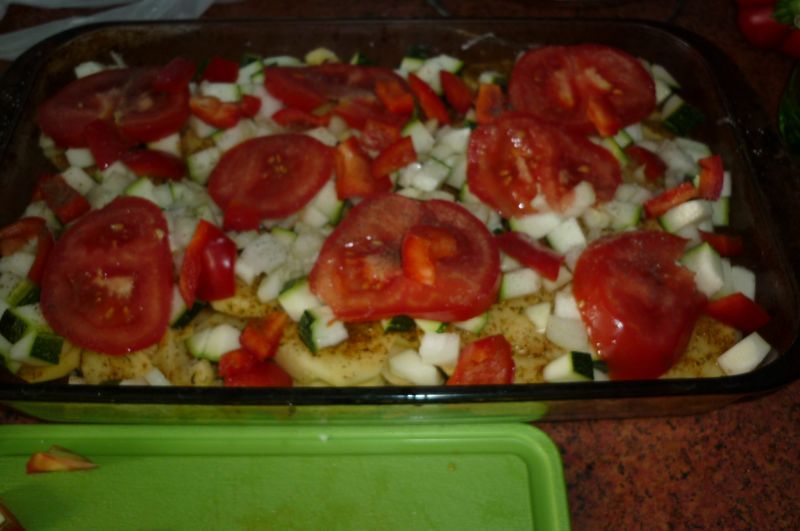 Zapiekanka z gyrosem, pomidorem i ziemniakami