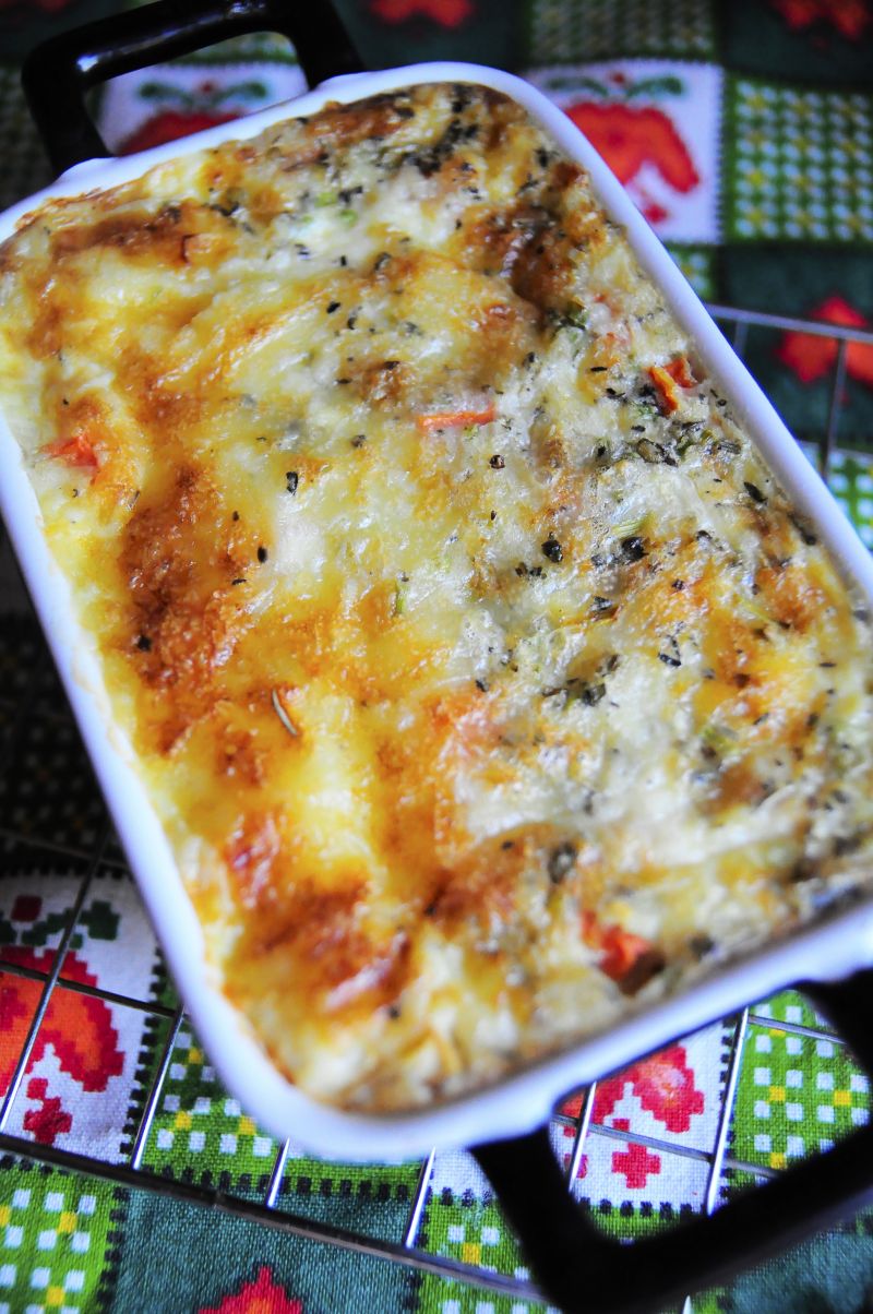 Zapiekanka z kaszy jaglanej z warzywami w sosie