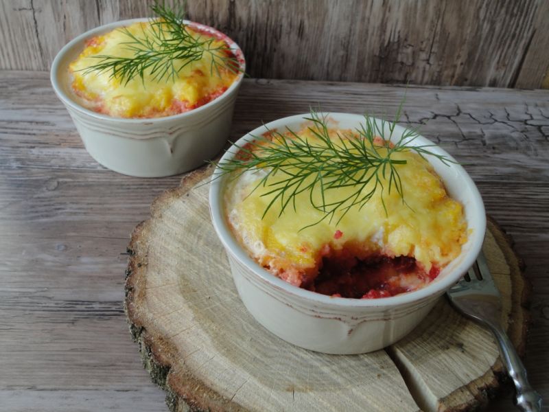 Zapiekanka z kaszy kukurydzianej i bryndzy Zapiekanka z kaszy kukurydzianej i bryndzy