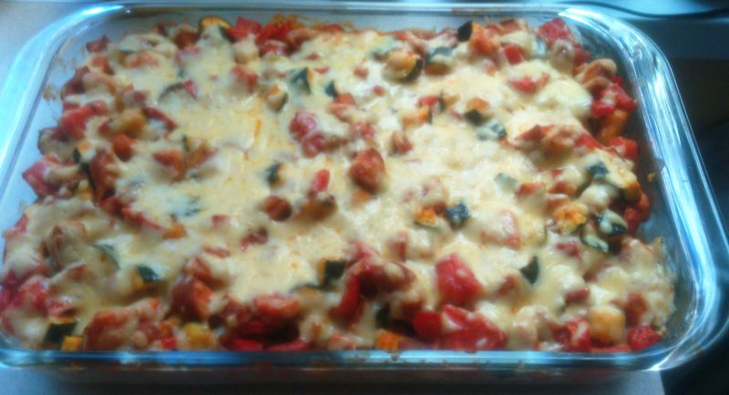 Zapiekanka z kiełbasy z warzywami