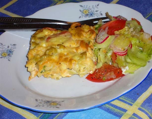 Zapiekanka z kolorowego makaronu Zapiekanka z kolorowego makaronu