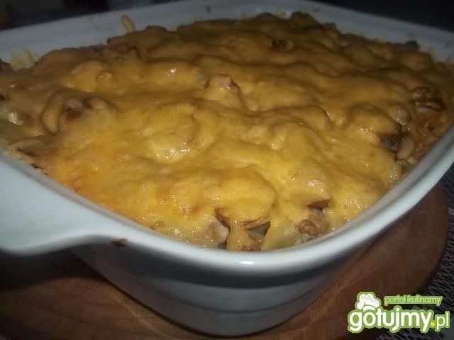 Zapiekanka z kolorowym makaronem Zapiekanka z kolorowym makaronem