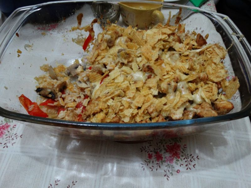 Zapiekanka z kurczakiem i chipsami