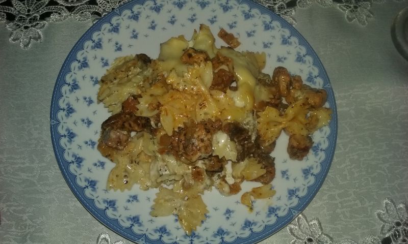 Zapiekanka z kurczakiem i kiełbasą