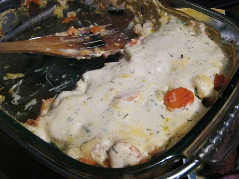 Zapiekanka z kurczakiem i warzywami pod beszamelem