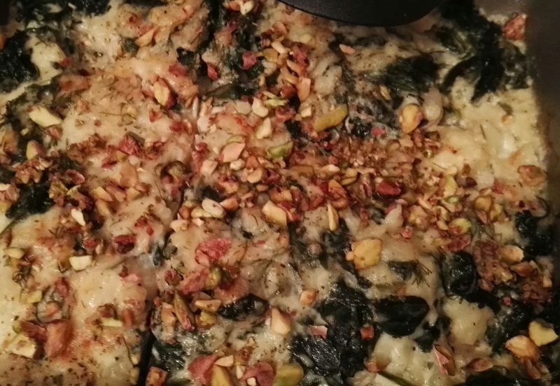 Zapiekanka z łososia pod pistacjową pierzynką