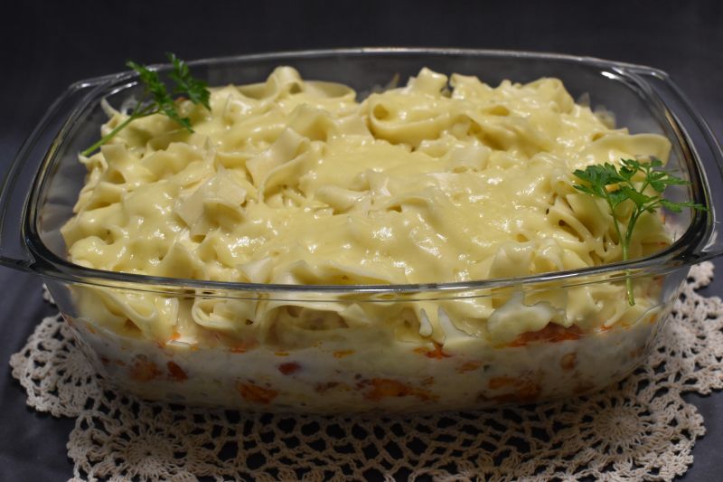 Zapiekanka z makaronem i kurczakiem