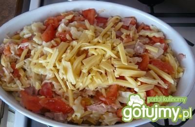 Zapiekanka z makaronem i szynką Zapiekanka z makaronem i szynką