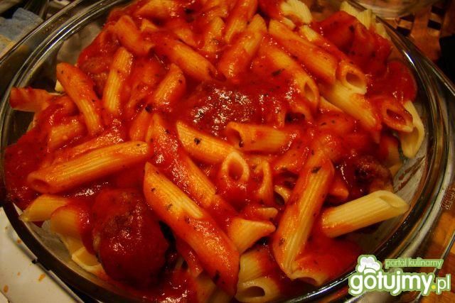 Zapiekanka z makaronu z klopsikami
