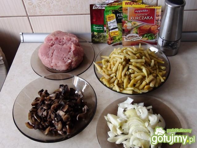 Zapiekanka z mięsa i fasoli szparagowej