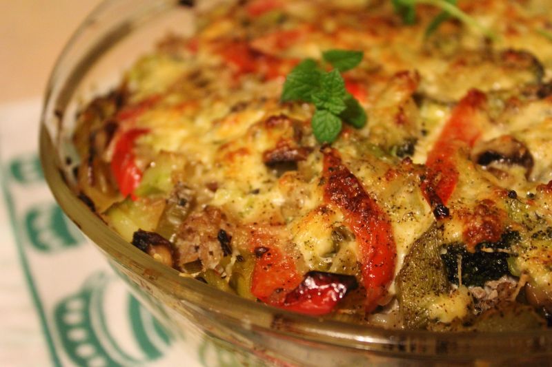 Zapiekanka z penne i sosem serowo-brokułowym