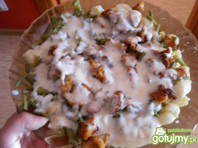 Zapiekanka z piersi kurczaka makaronu   