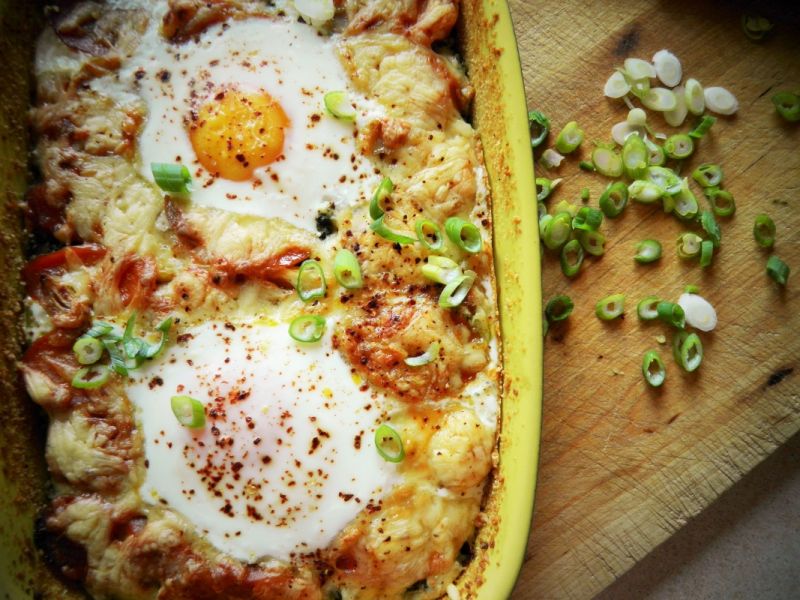 Zapiekanka z ryżu i szpinaku z jajkiem Zapiekanka z ryżu i szpinaku z jajkiem