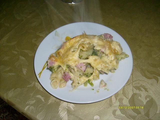 Zapiekanka z serem i brokułami Zapiekanka z serem i brokułami