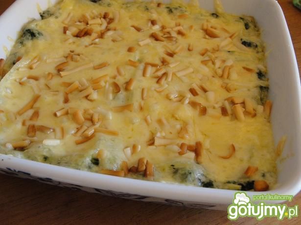 Zapiekanka z szpinakiem i oscypkiem Zapiekanka z szpinakiem i oscypkiem