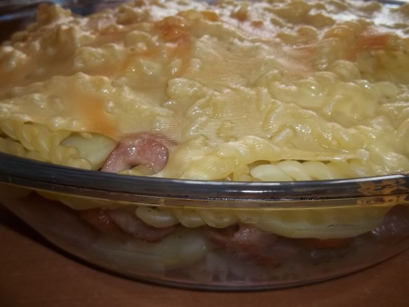 Zapiekanka (z tego co było w lodówce) Zapiekanka (z tego co było w lodówce)