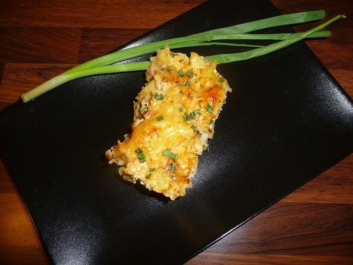 Zapiekanka z ziemniakami, boczkiem i brokułem 