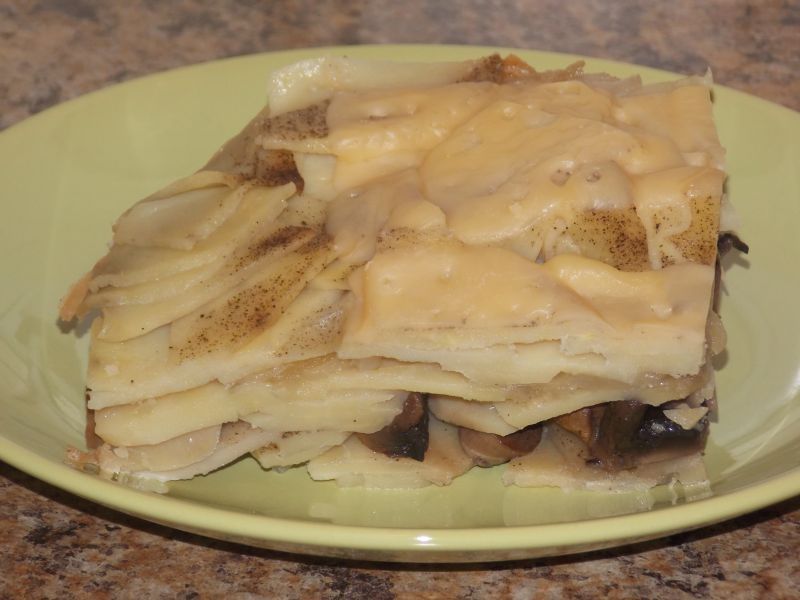 Zapiekanka ze smażonymi pieczarkami Zapiekanka ze smażonymi pieczarkami