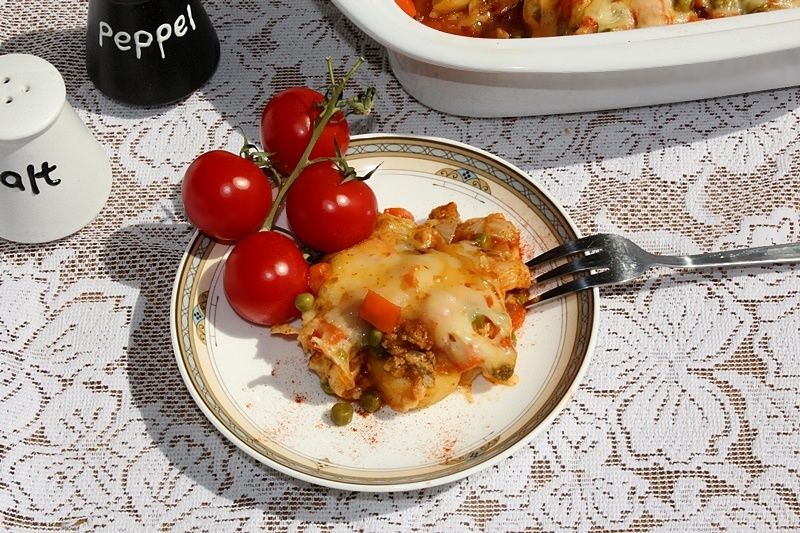 Zapiekanka ziemniaczana z kotletami mielonymi Zapiekanka ziemniaczana z kotletami mielonymi