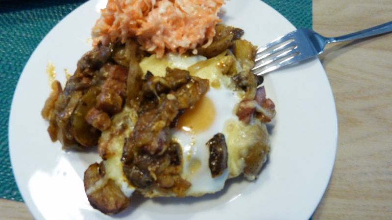 Zapiekanka ziemniaczana z leśnymi grzybami