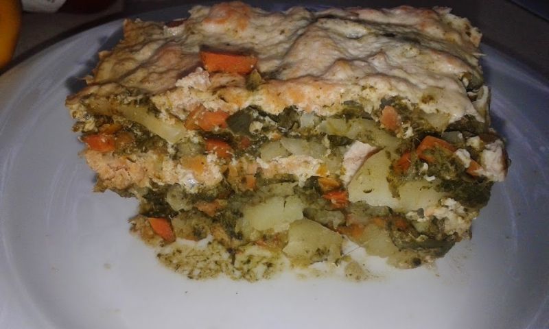 Zapiekanka ziemniaczana z łososiem 