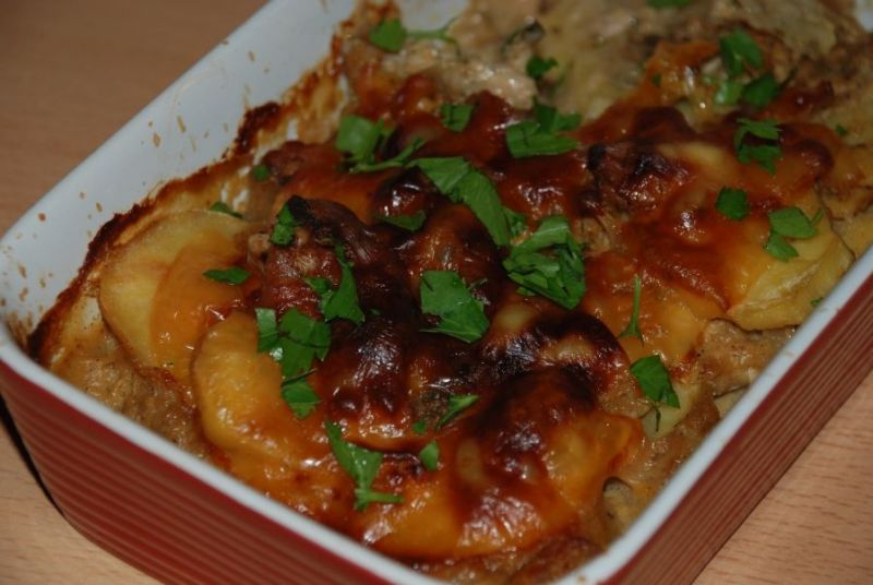 Zapiekanka ziemniaczana z mięsem