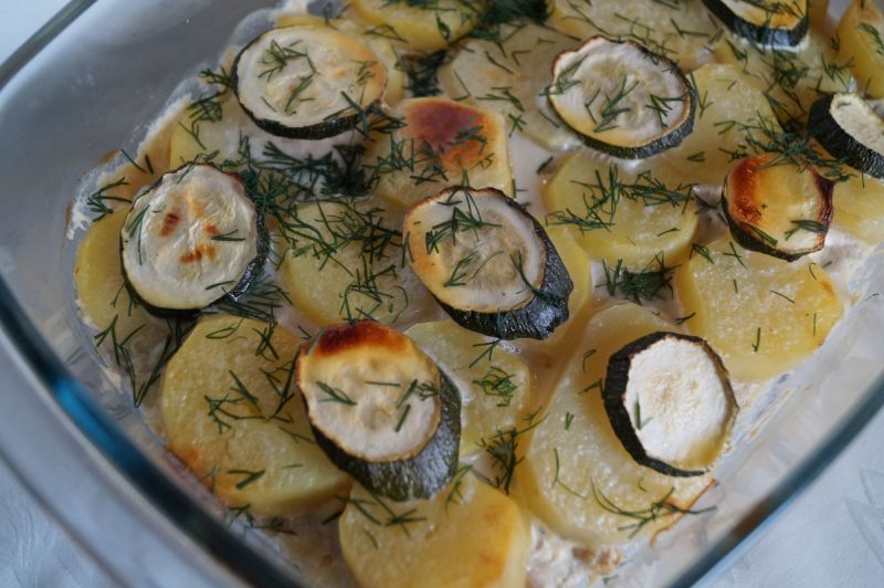 Zapiekanka ziemniaczana z mięsem i cukinią