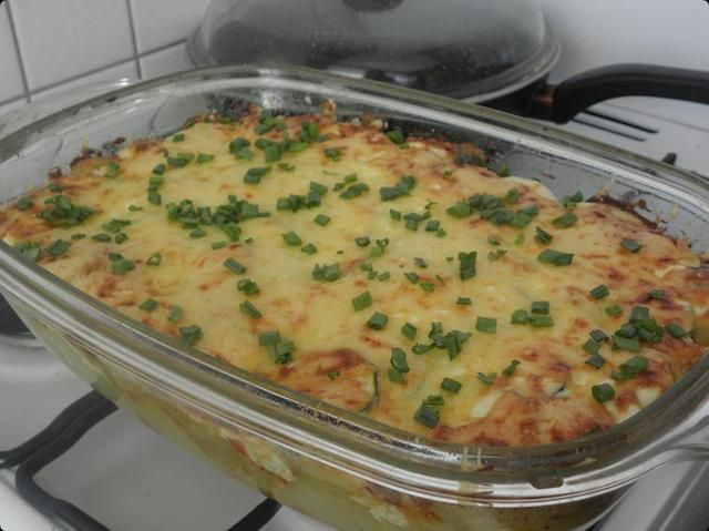 Zapiekanka ziemniaczana z wątróbką .