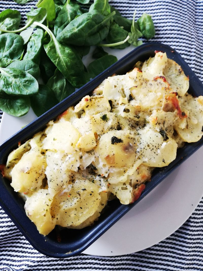 Zapiekanka ziemniaczano-serowa