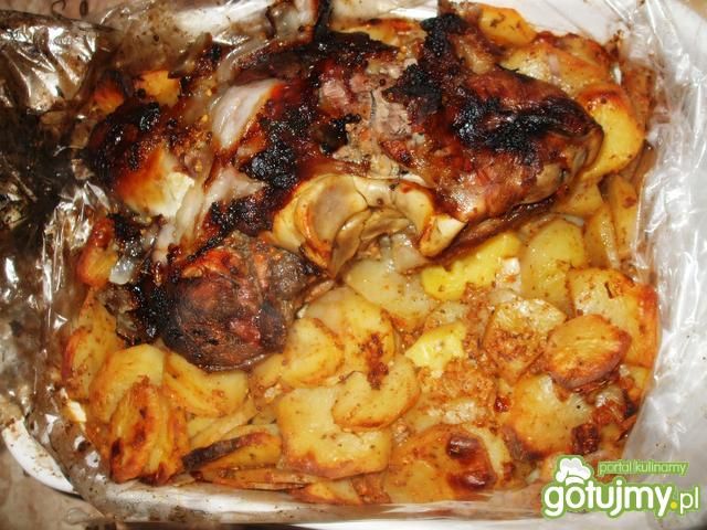 Zapiekanka ziemniaczna z gotowaną goloną