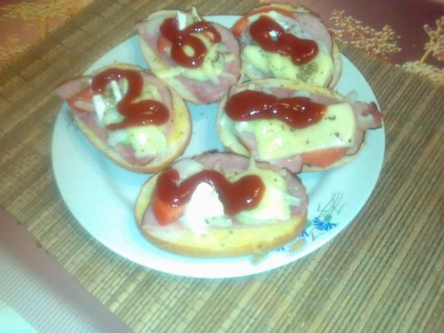 Zapiekanki na kajzerkach