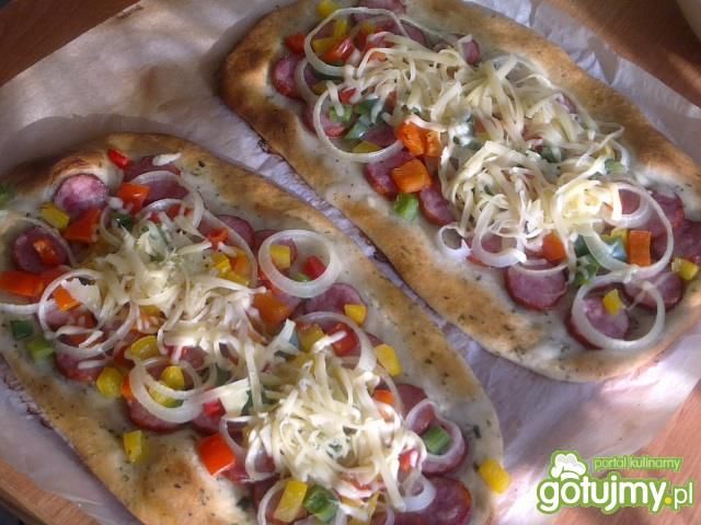 Zapiekanki na Płaskim Chlebku  Zapiekanki na Płaskim Chlebku