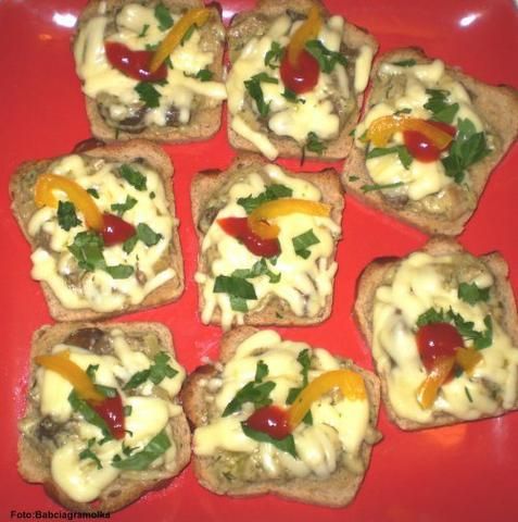 Zapiekanki z duszonymi grzybami :