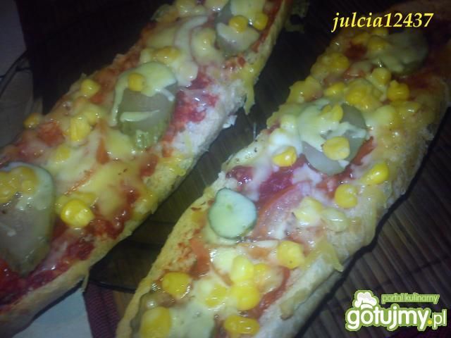 Zapiekanki z kukurydzą, pomidorem i .... Zapiekanki z kukurydzą, pomidorem i ....
