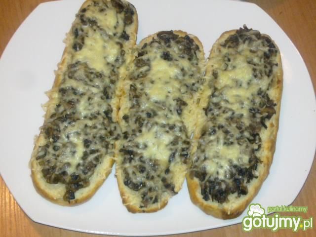 Zapiekanki z nadzieniem pieczarkowym  Zapiekanki z nadzieniem pieczarkowym