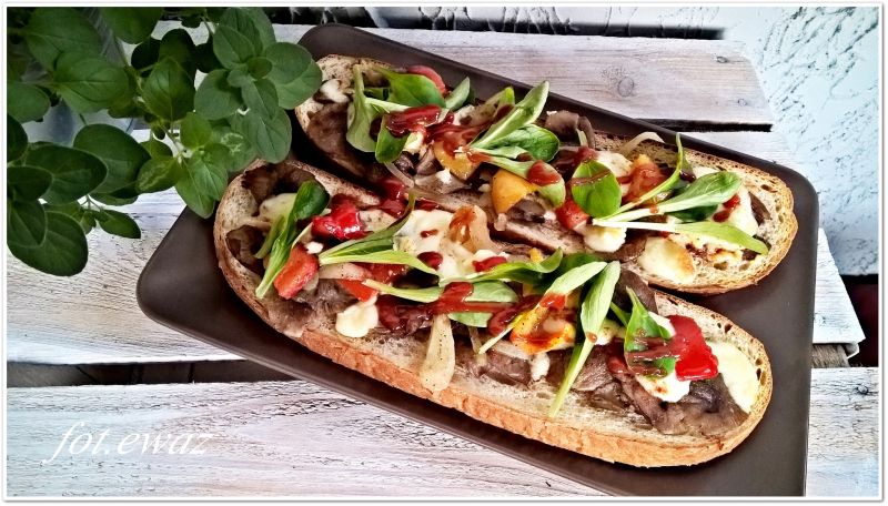 Zapiekanki z opieńkami i papryką