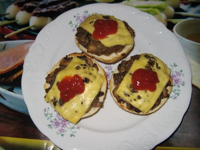 Zapiekanki z pieczarkami Zapiekanki z pieczarkami