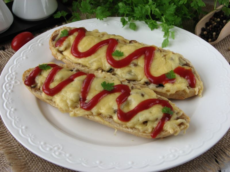 Zapiekanki z pieczarkami i serem