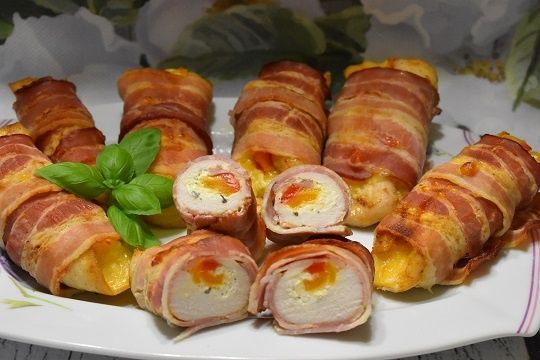 Zapiekany filet w boczku