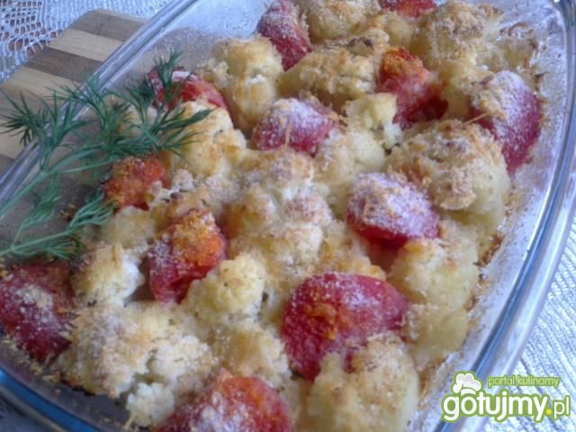 Zapiekany kalafior z pomidorem 