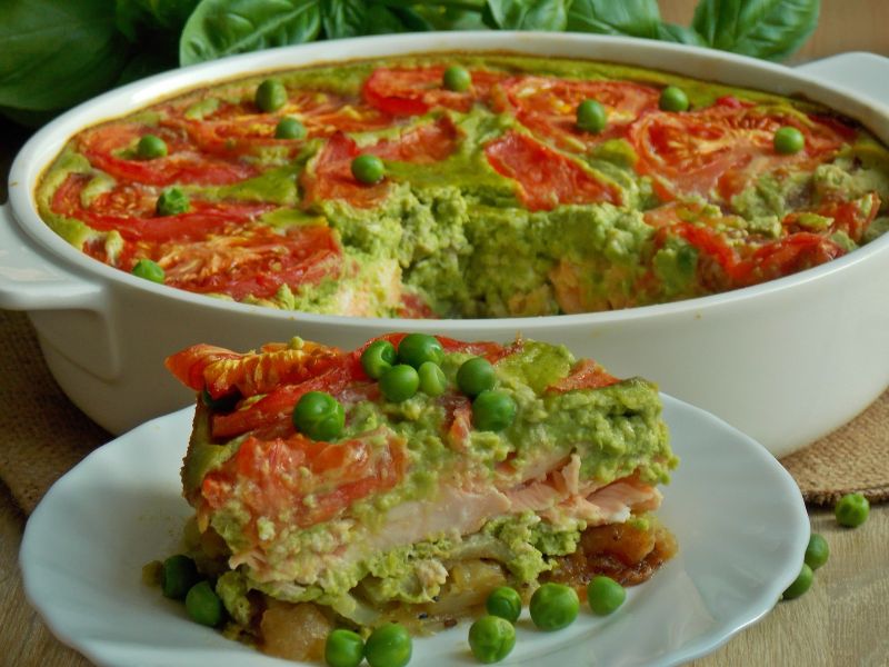 Zapiekany łosoś z zielonym groszkiem Zapiekany łosoś z zielonym groszkiem