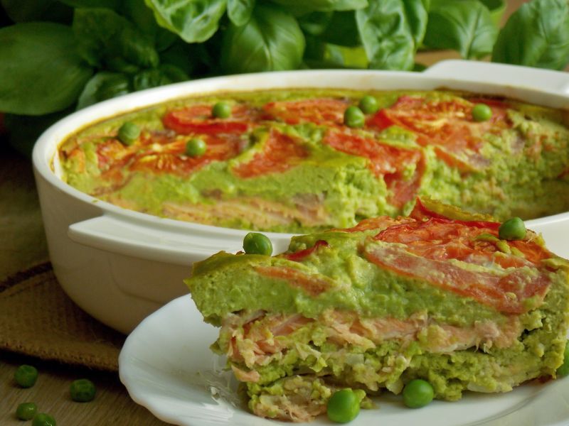 Zapiekany łosoś z zielonym groszkiem Zapiekany łosoś z zielonym groszkiem